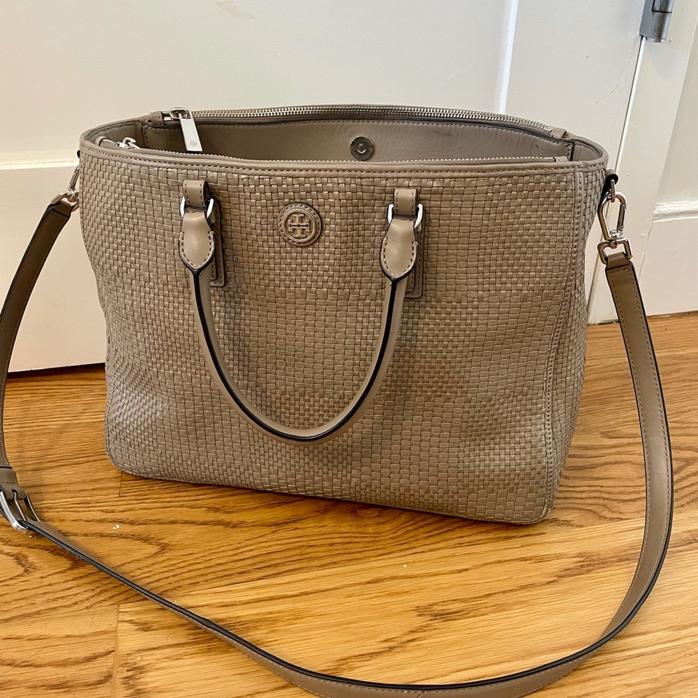 Tory Burch Woven Robinson Satchel in French Grey